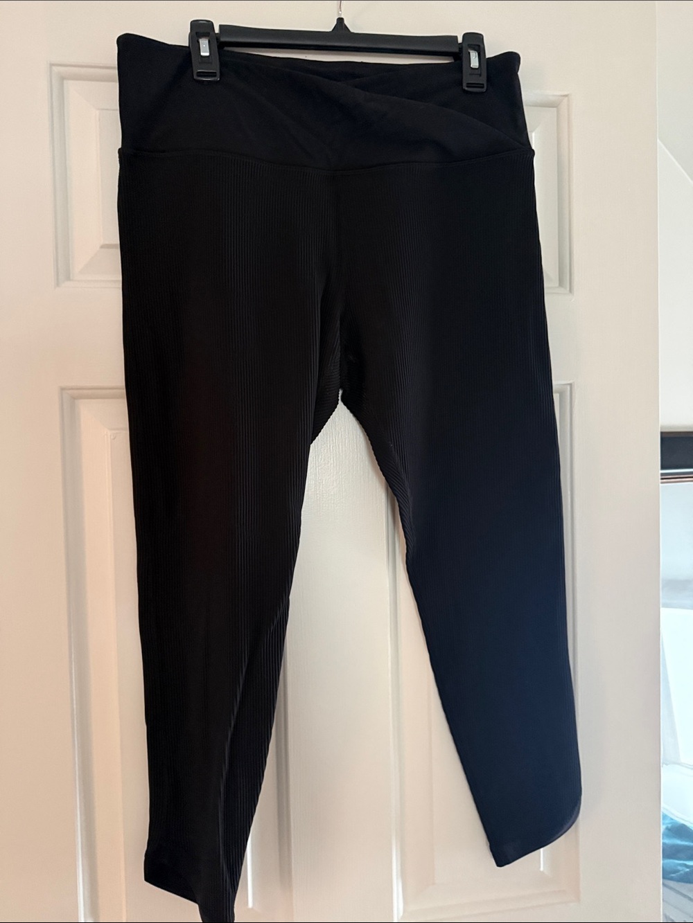 Athleta Elation Crossover Rib 7/8 Tight Black Ribbed Leggings